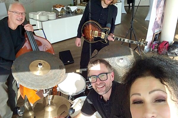 Betty Gee & Friends KölnSky
