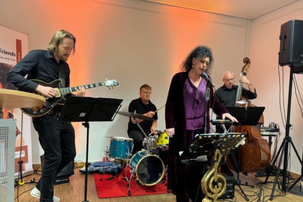 Betty Gee & Friends: 45. Kunstausstellung im Schloss Eulenbroich